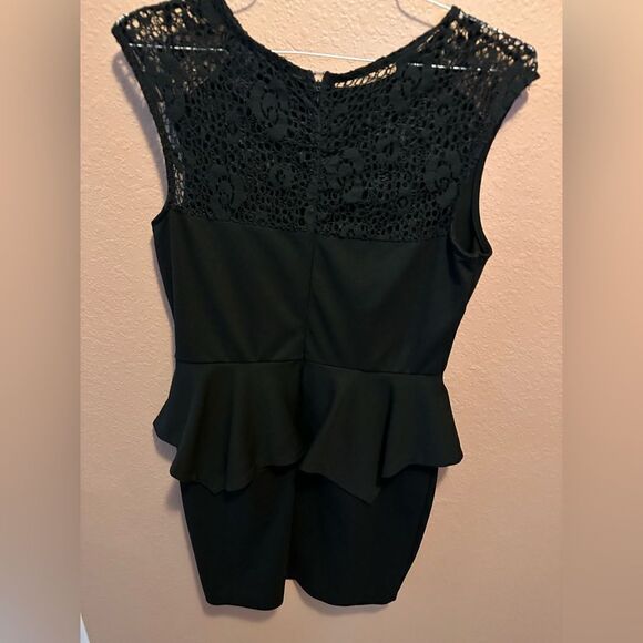 Beautiful black lace one piece dress - Picture 2 of 9